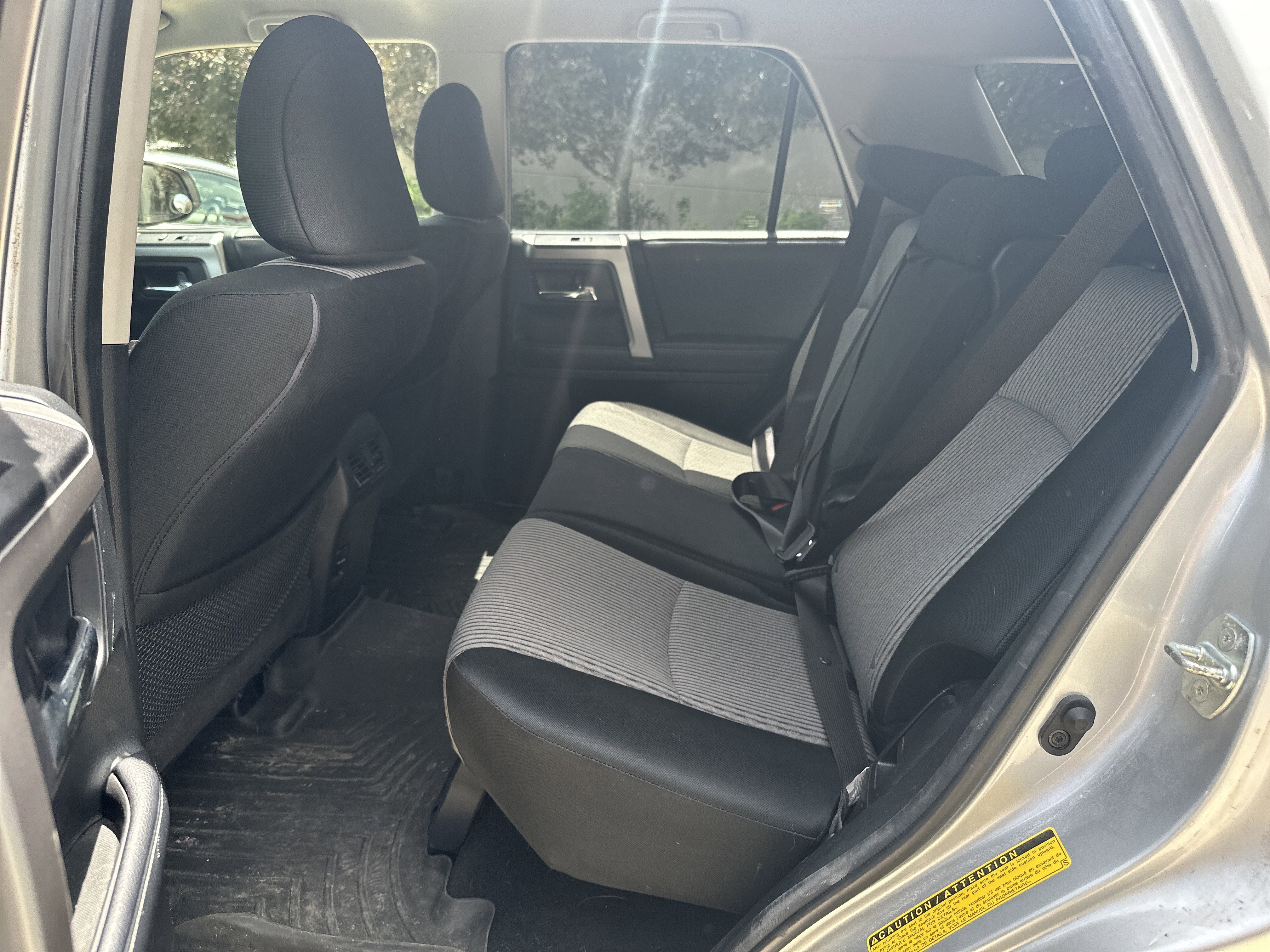 Used 2018 Toyota 4Runner SR5 AWD/4WD image 34