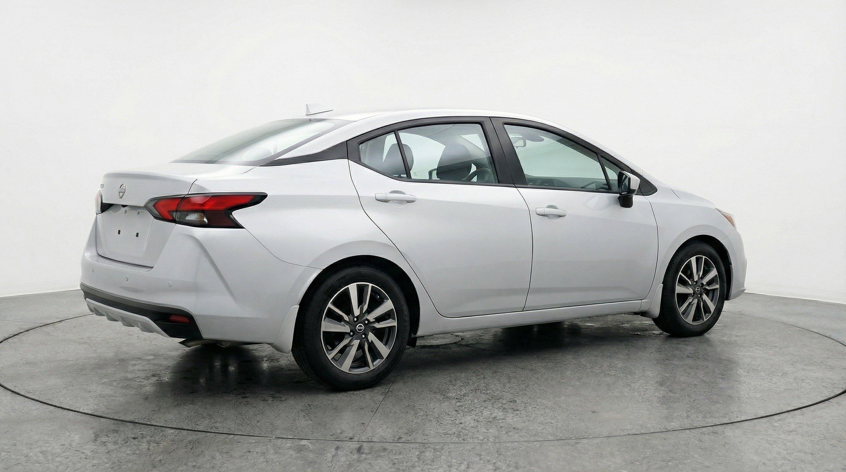 Used 2025 Nissan Versa SV FWD image 9