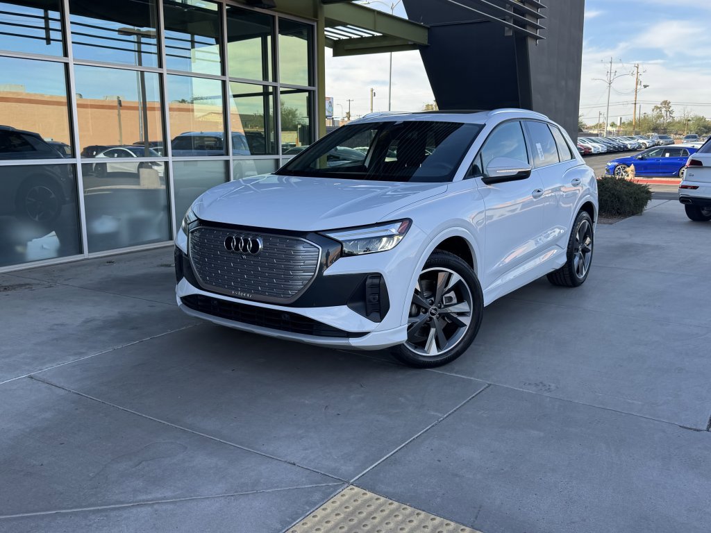 Used 2022 Audi Q4 e-tron Premium Plus w/ Premium Plus image 2