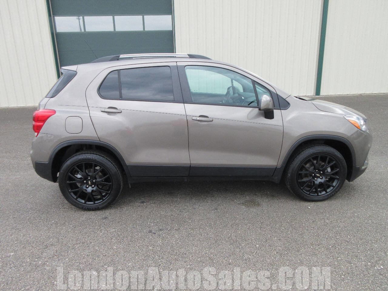 Used 2022 Chevrolet Trax LT w/ Sport Edition image 6