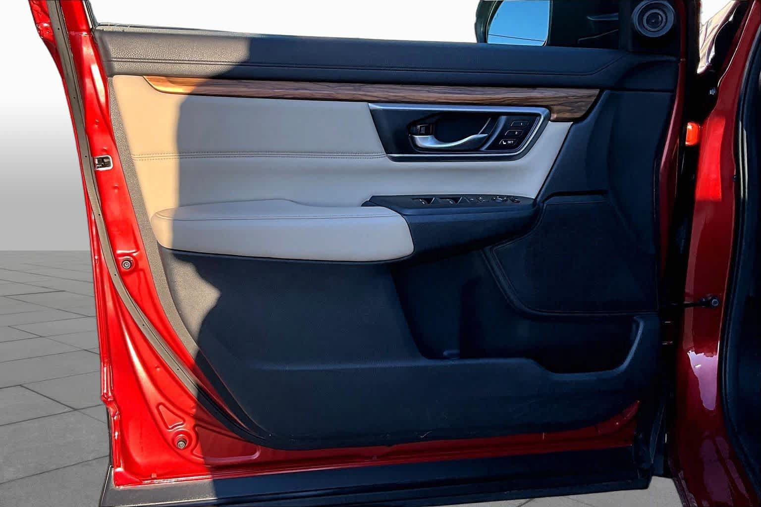 Used 2017 Honda CR-V Touring image 22