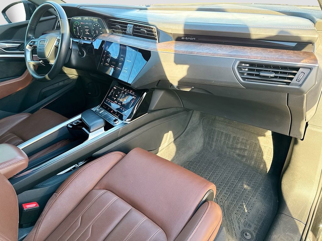 Used 2019 Audi e-tron Prestige w/ Prestige Package image 39