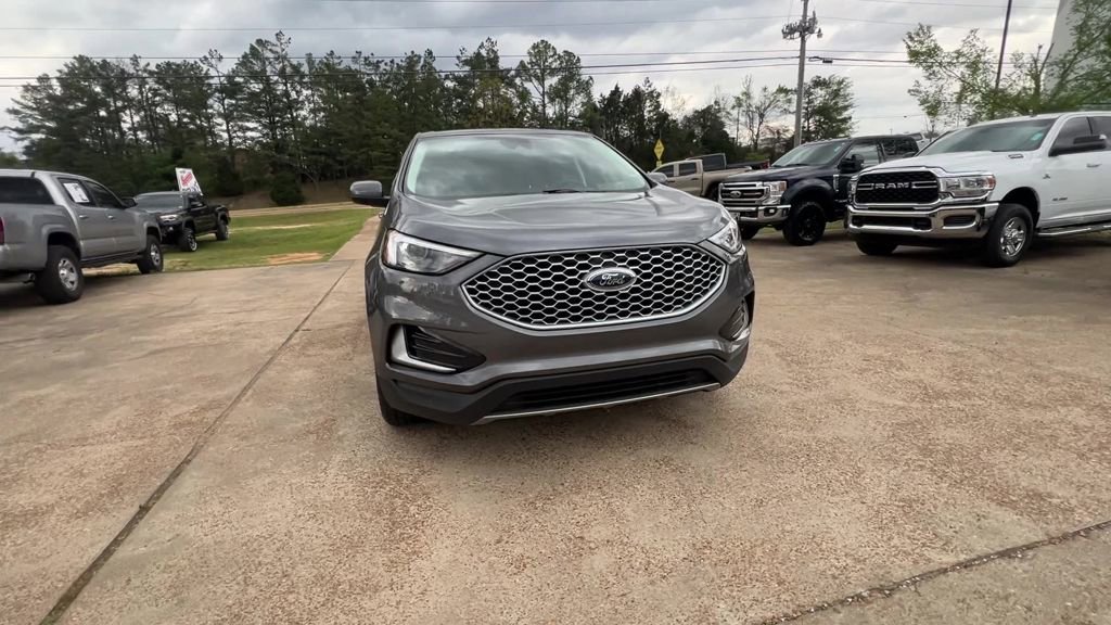 Used 2024 Ford Edge SEL image 9