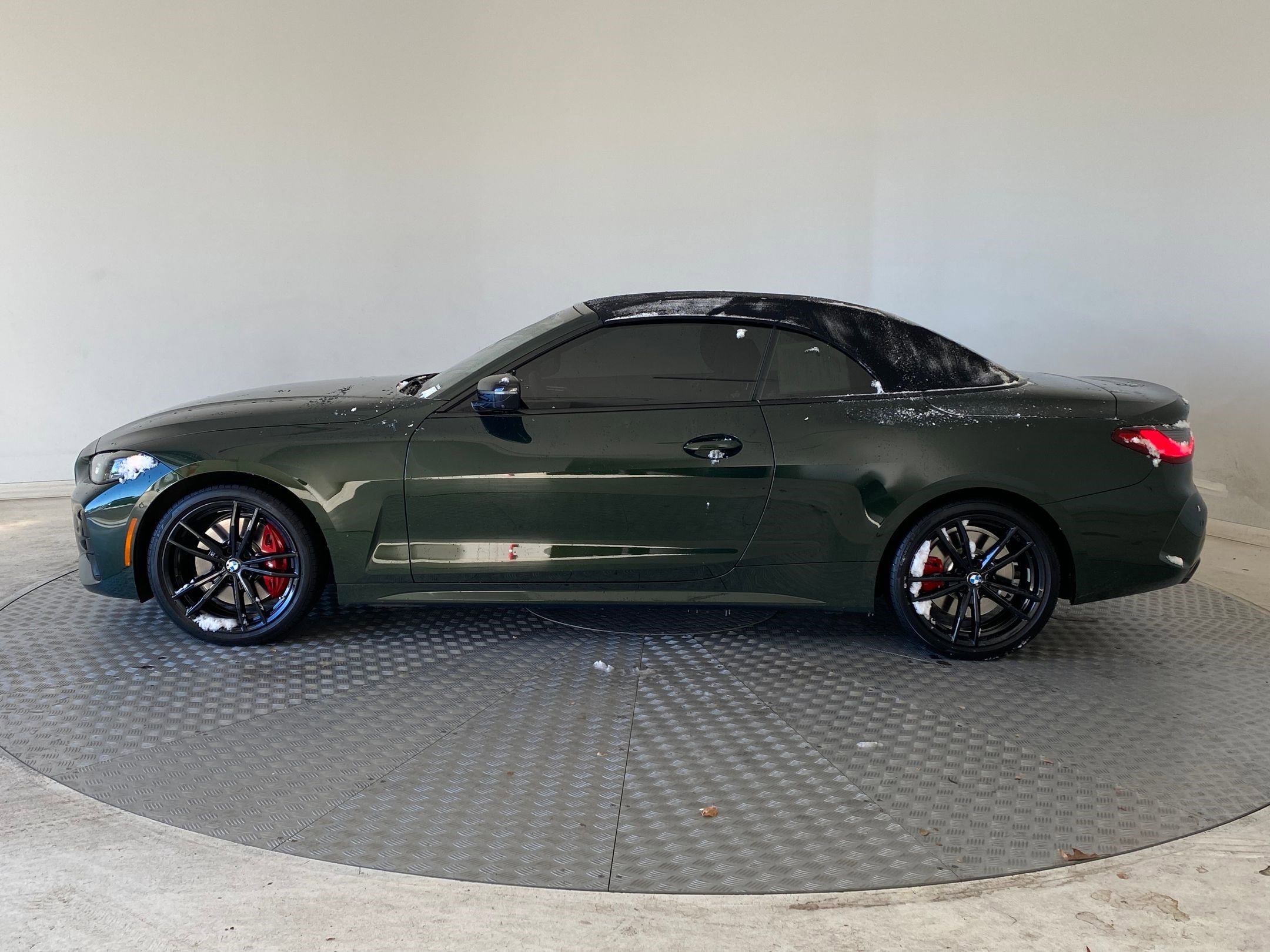 Certified 2024 BMW 440i xDrive Convertible w/ Premium Package image 2