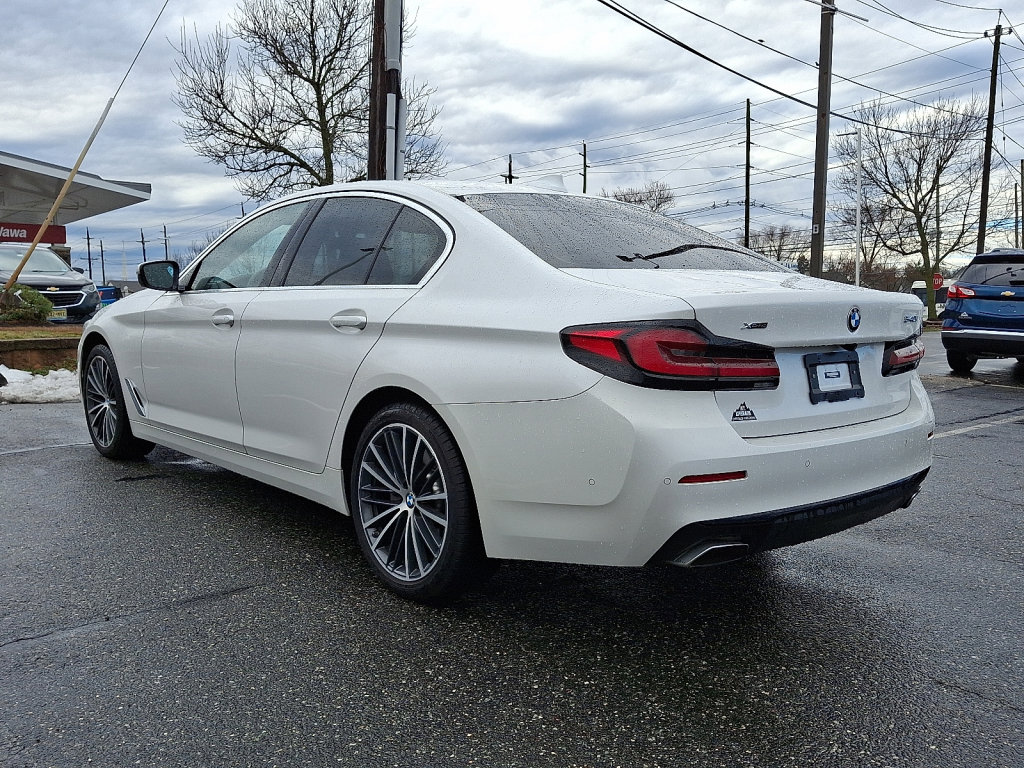 Used 2023 BMW 540i xDrive w/ Premium Package image 3