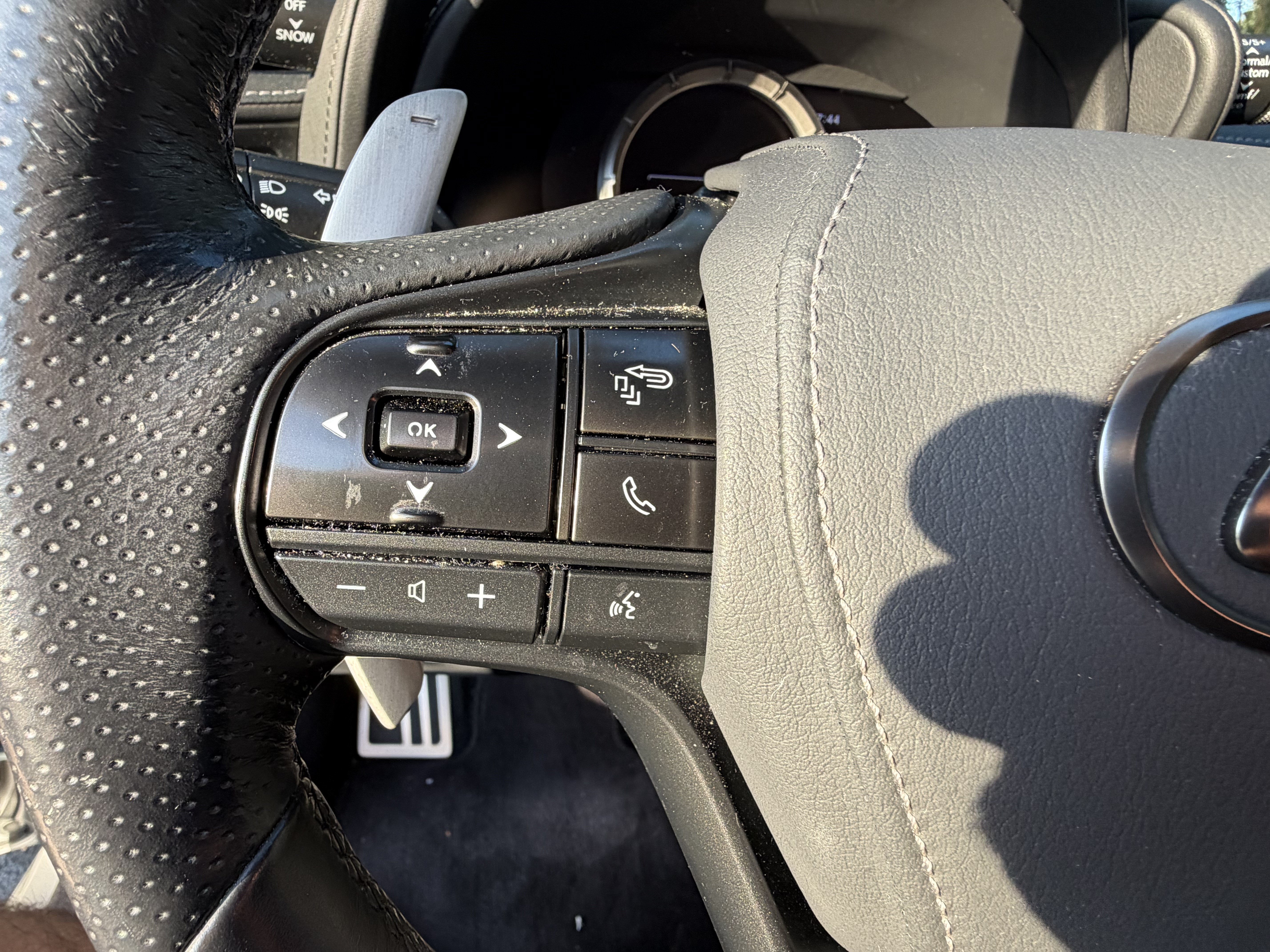 Used 2018 Lexus LC 500 Coupe w/ Touring Package RWD image 18
