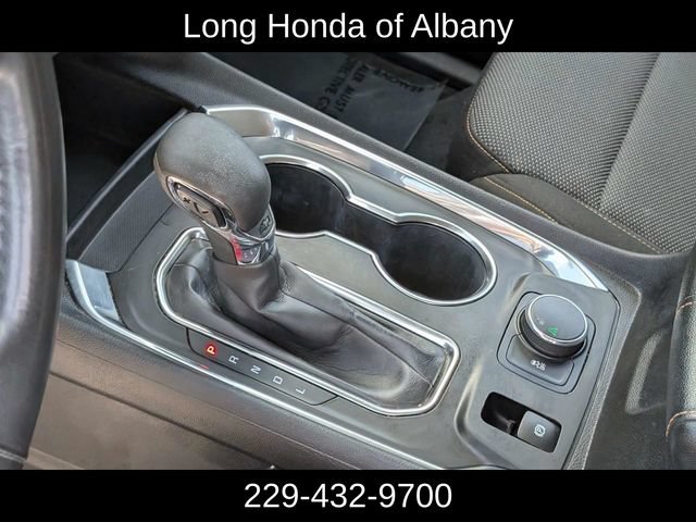 Used 2021 Chevrolet Traverse LT FWD image 23