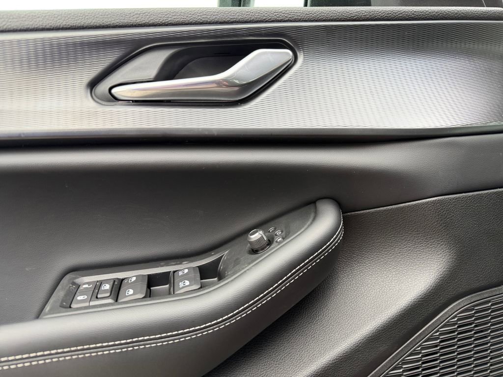 New 2025 Jeep Grand Cherokee Laredo X w/ Luxury Tech Group I image 11