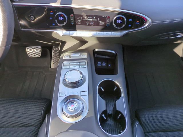 Certified 2025 Genesis GV70 2.5T w/ Sport Prestige Package image 18