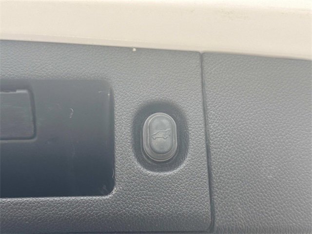 Used 2019 Chevrolet Suburban Premier image 15