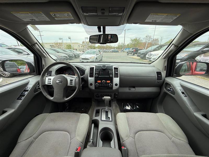Used 2014 Nissan Frontier SV w/ SV Value Truck Package AWD/4WD image 28