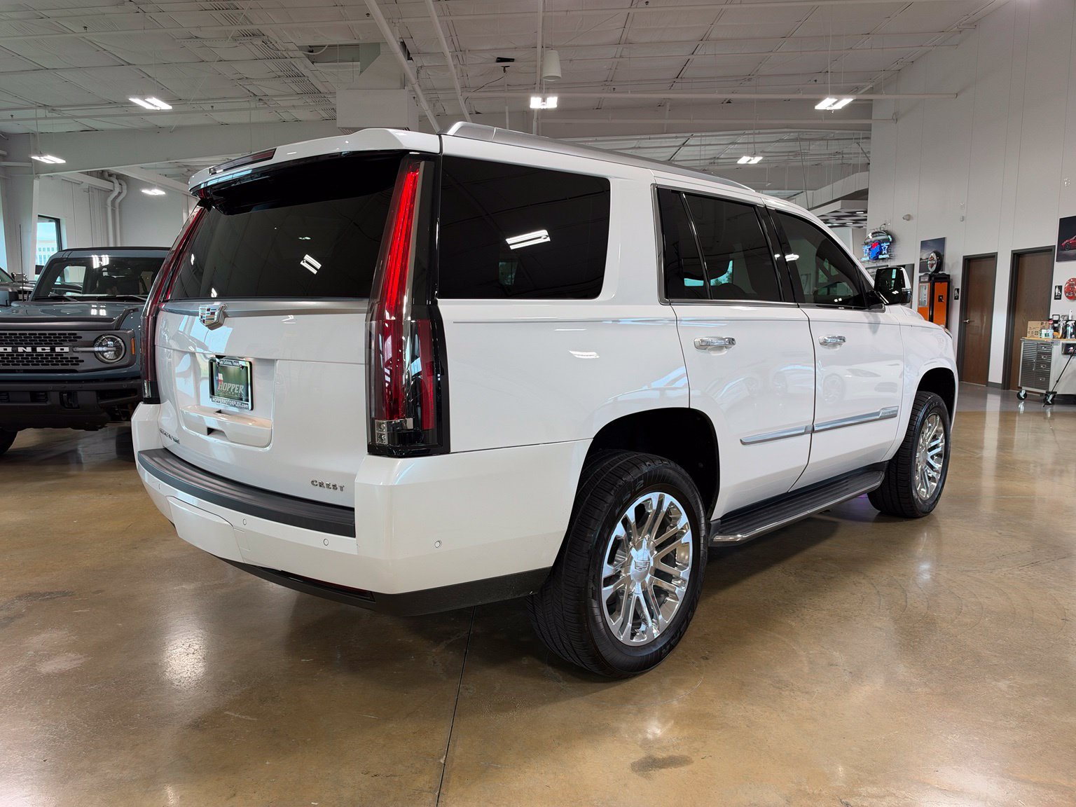 Used 2019 Cadillac Escalade 2WD image 6