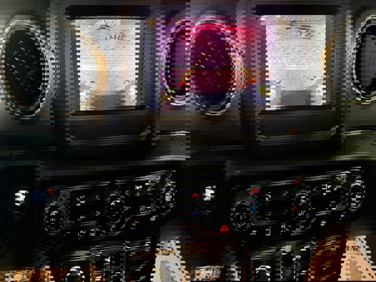 Used 2023 Jeep Gladiator Willys image 25