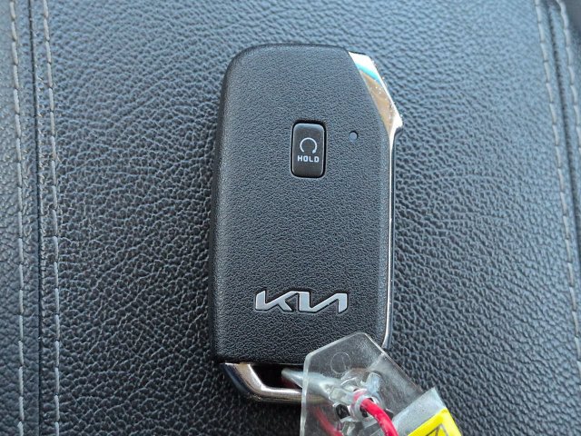 Used 2022 Kia Niro Touring Special Edition FWD image 29