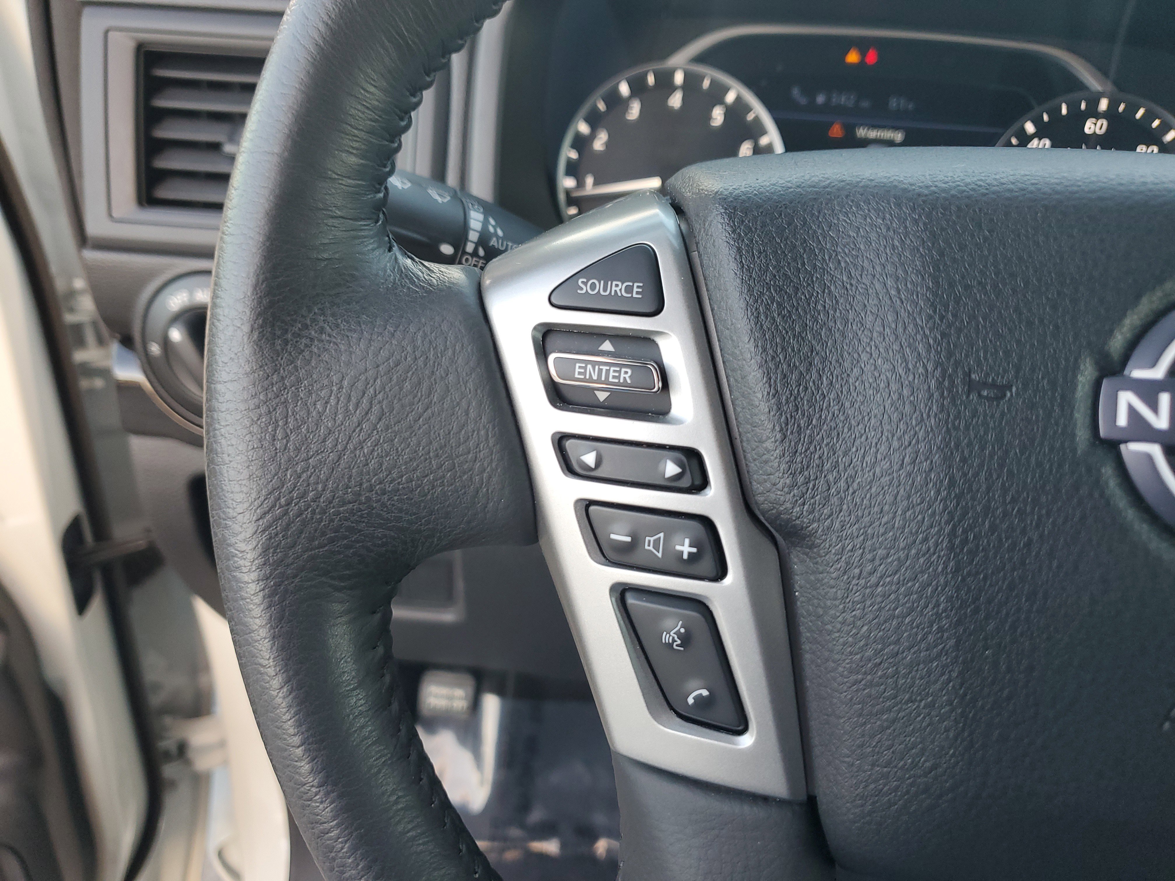 Certified 2024 Nissan Titan SV w/ SV Convenience Package image 20