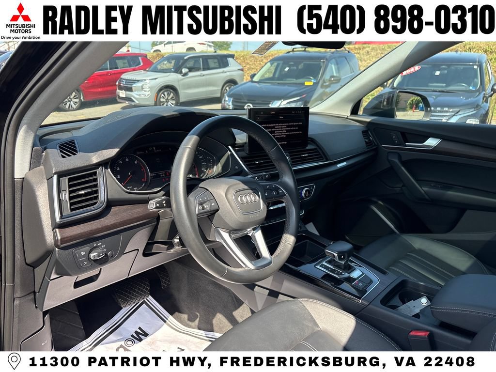 Used 2023 Audi Q5 2.0T Premium w/ Convenience Package AWD/4WD image 4