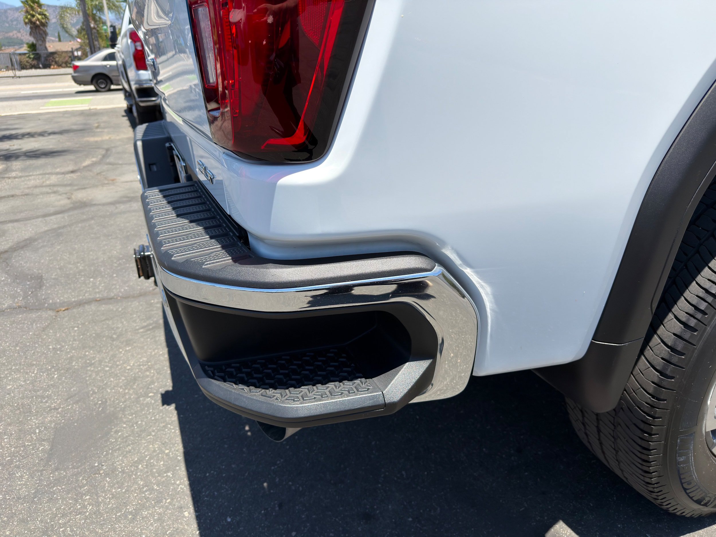 Used 2023 GMC Sierra 2500 SLT w/ SLT Preferred Package AWD/4WD image 15