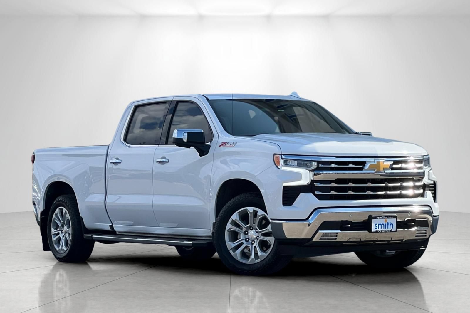 Used 2023 Chevrolet Silverado 1500 LTZ w/ Technology Package AWD/4WD image 2