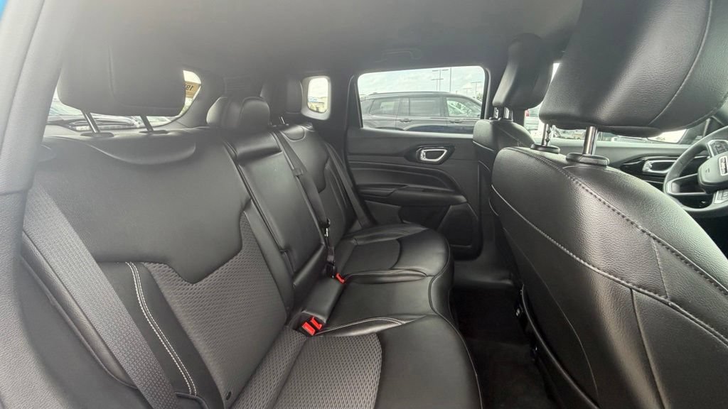 Used 2023 Jeep Compass Latitude AWD/4WD image 12