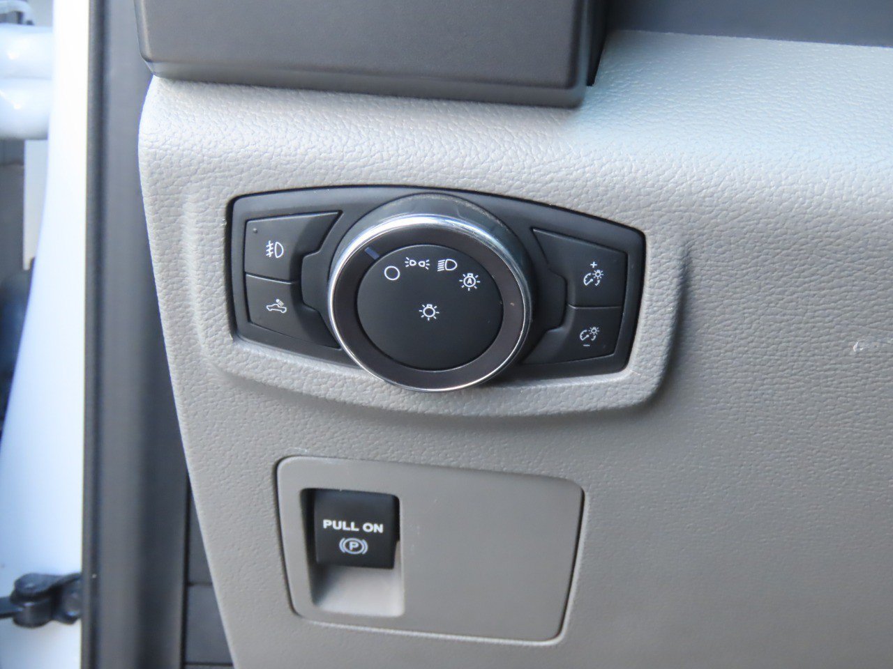 Certified 2019 Ford F150 XLT RWD image 25