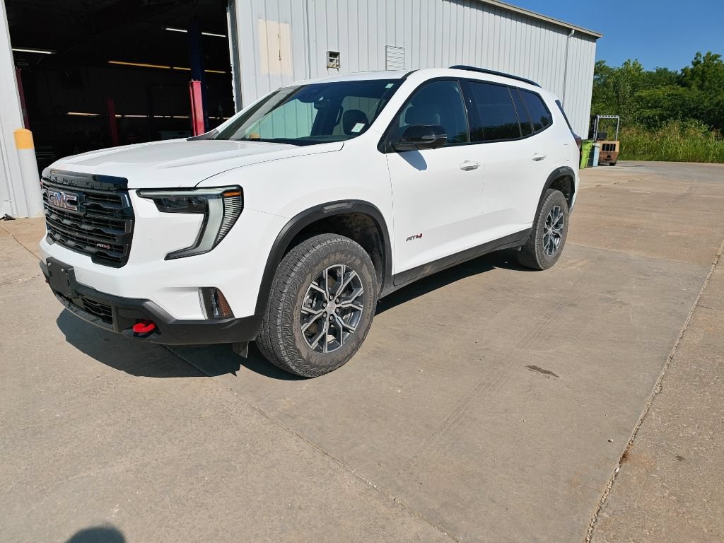 Used 2026 GMC Acadia AT4 w/ Luxury Package AWD/4WD image 3