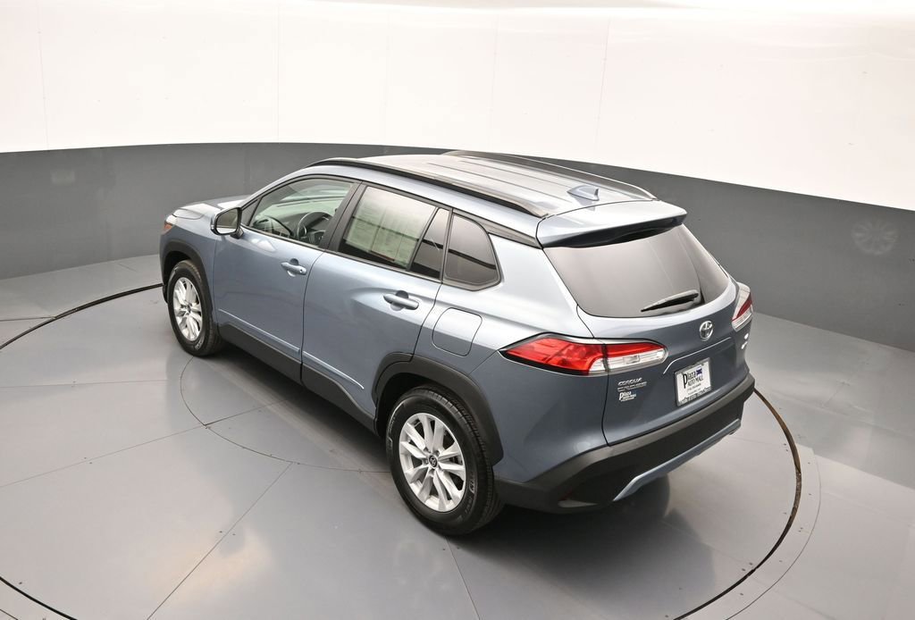 Certified 2022 Toyota Corolla Cross LE AWD/4WD image 39