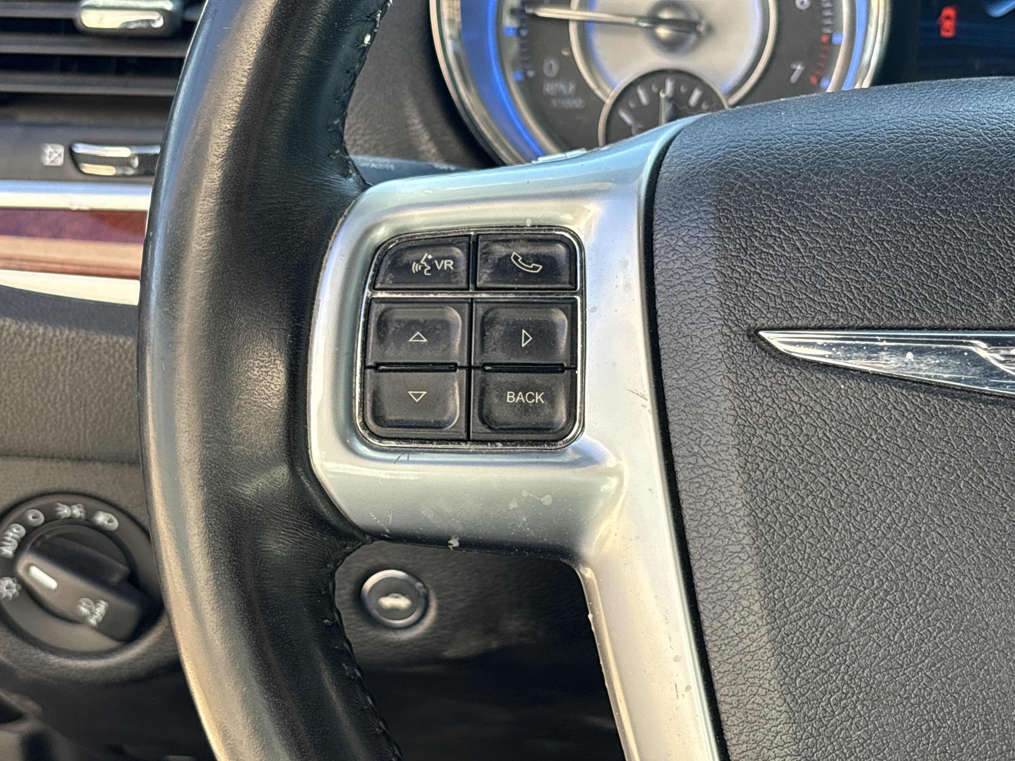 Used 2013 Chrysler 300 AWD w/ Driver Convenience Group image 17