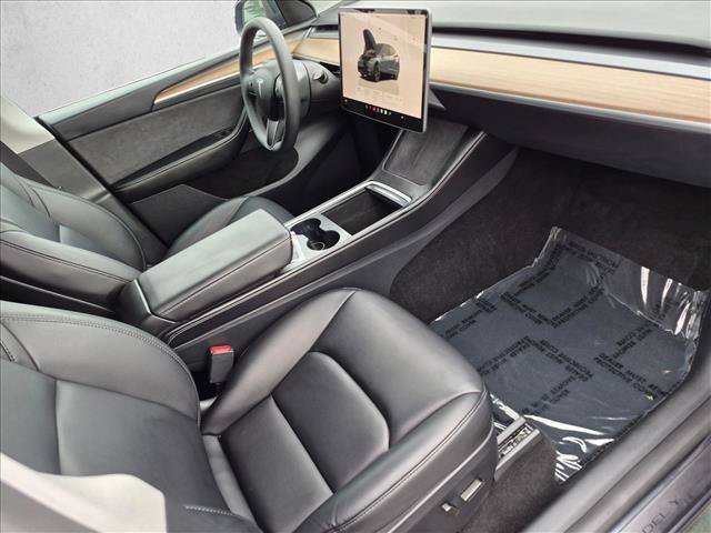 Used 2024 Tesla Model Y 2WD image 22