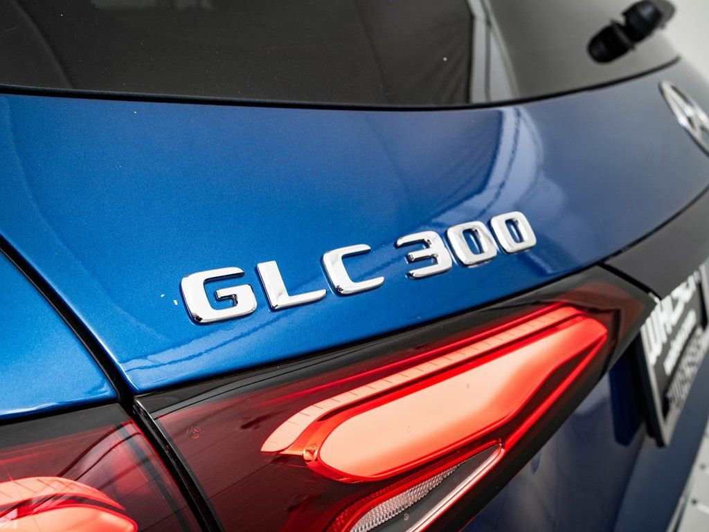 Used 2024 Mercedes-Benz GLC 300 4MATIC w/ AMG Line image 20