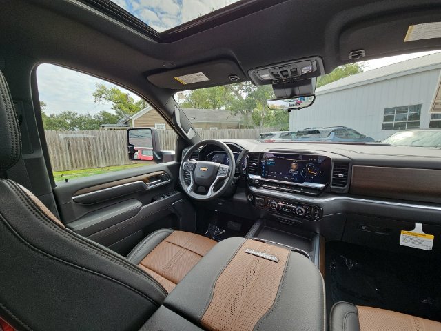 Certified 2026 Chevrolet Silverado 3500 High Country w/ High Country Premium Package AWD/4WD image 16
