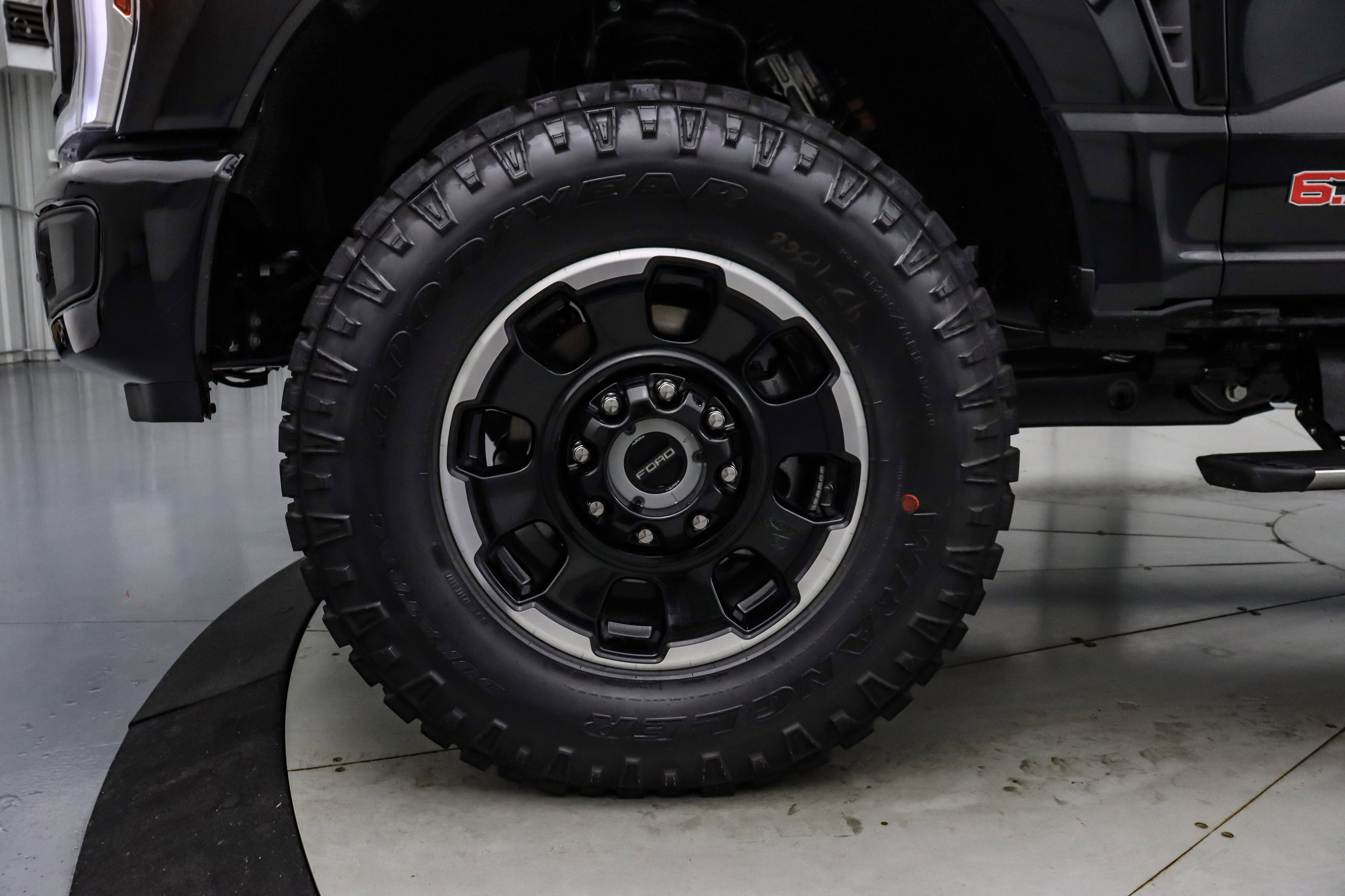New 2026 Ford F350 Platinum w/ Tremor Off-Road Package image 11