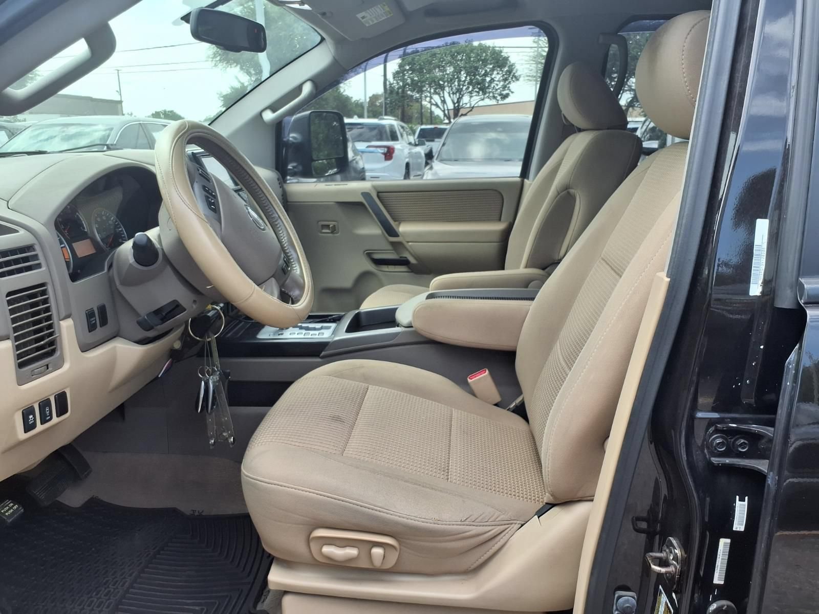 Used 2014 Nissan Titan SV w/ SV Value Truck Package RWD image 15