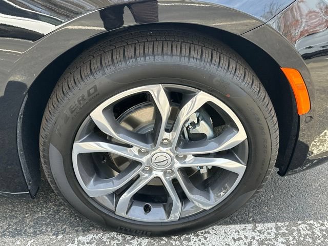 New 2026 Chrysler Pacifica Pinnacle w/ Trailer Tow Group FWD image 11