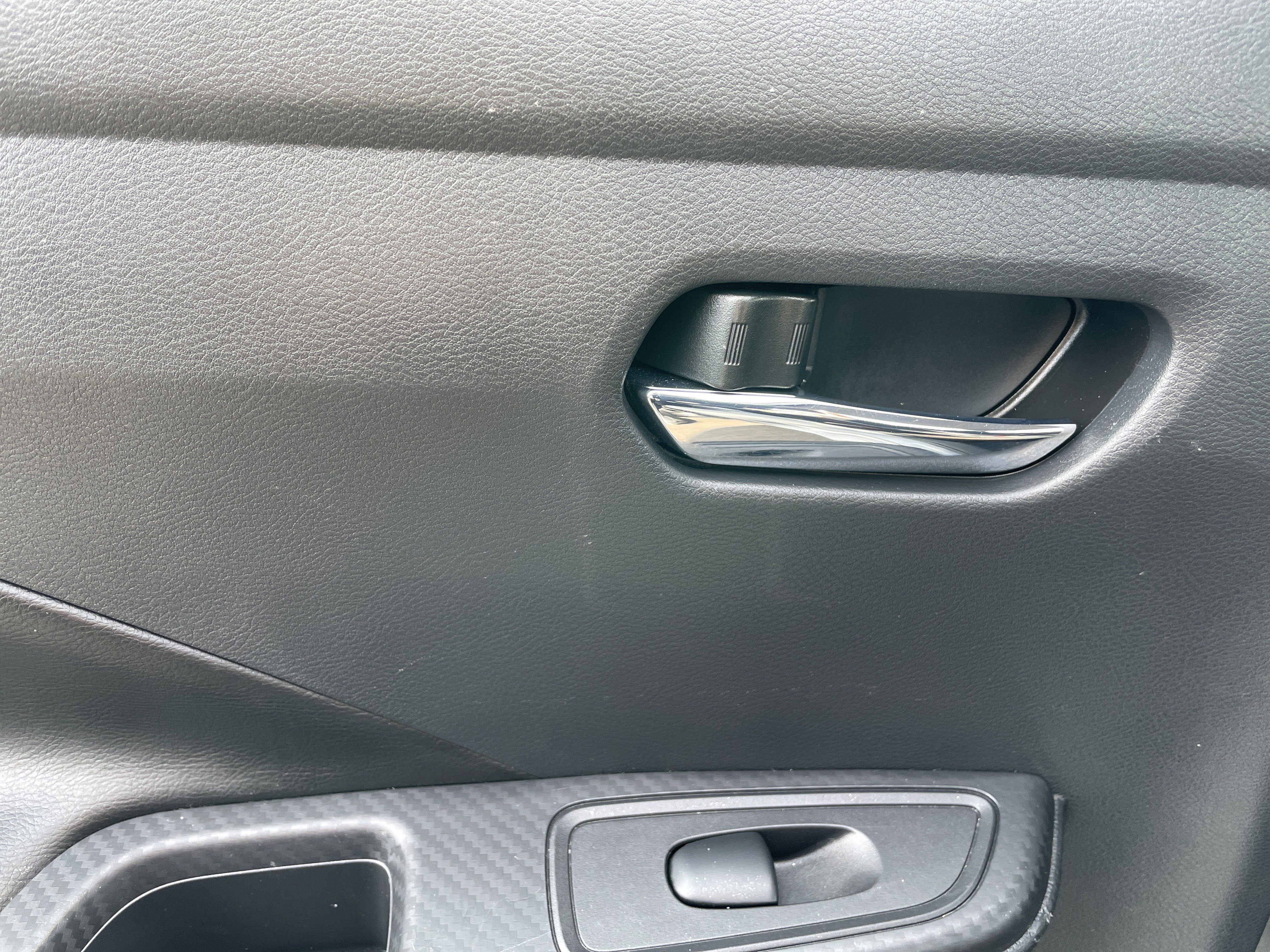 Used 2020 Nissan Versa SR image 24