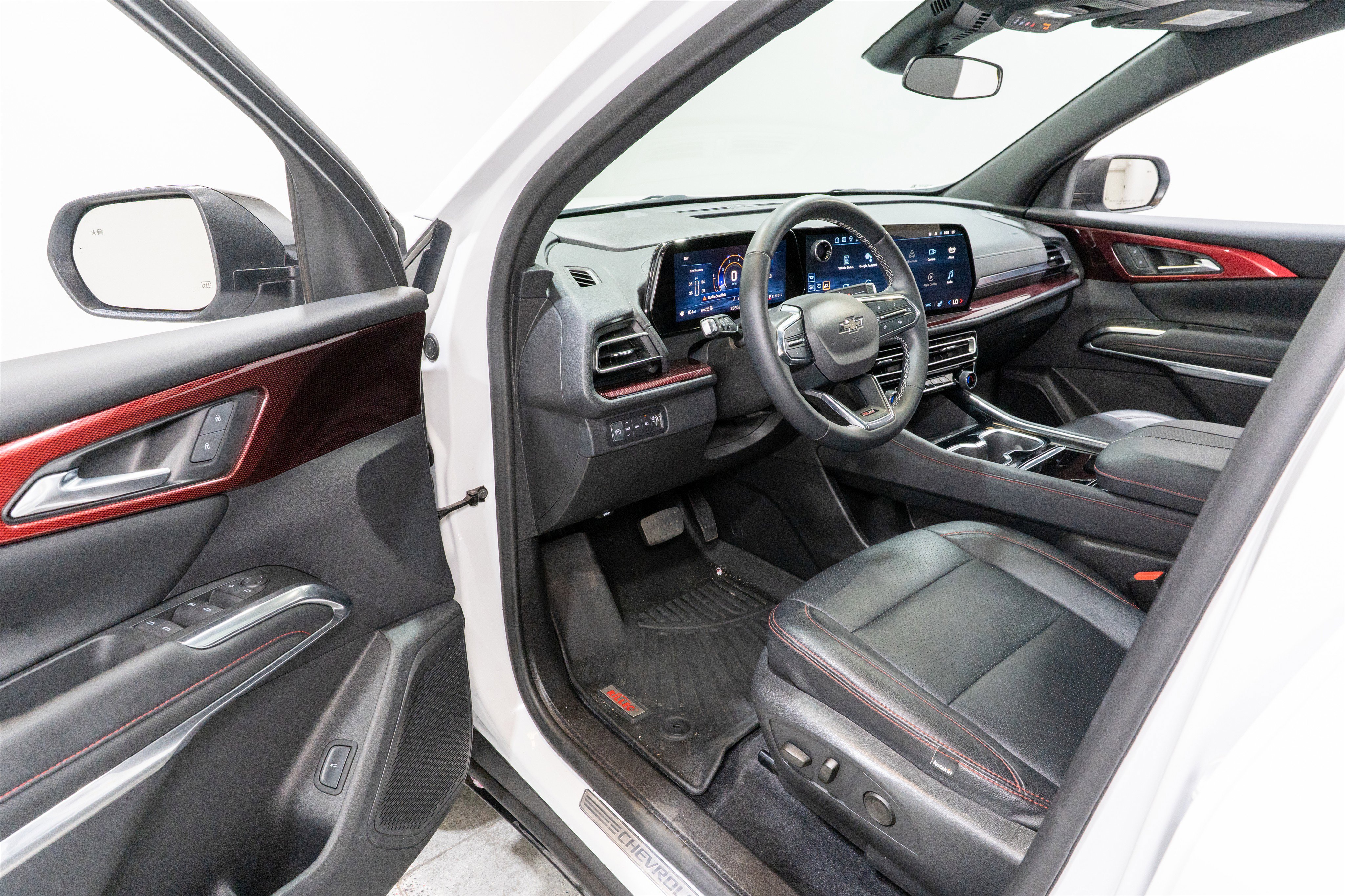 Used 2024 Chevrolet Traverse Z71 AWD/4WD image 12