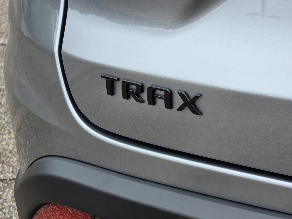 New 2026 Chevrolet Trax RS w/ Sunroof Package FWD image 34