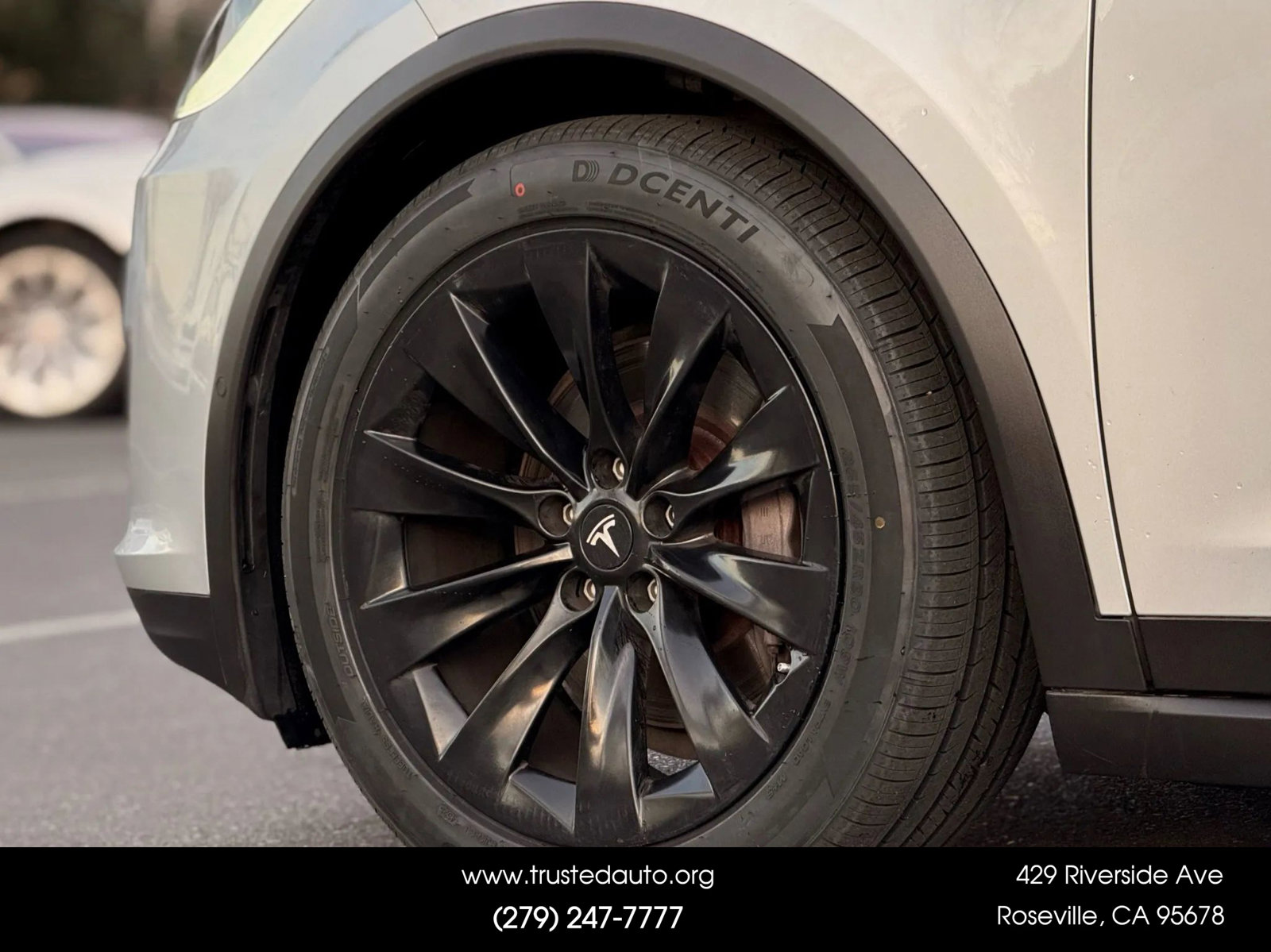 Used 2018 Tesla Model X 75D image 22