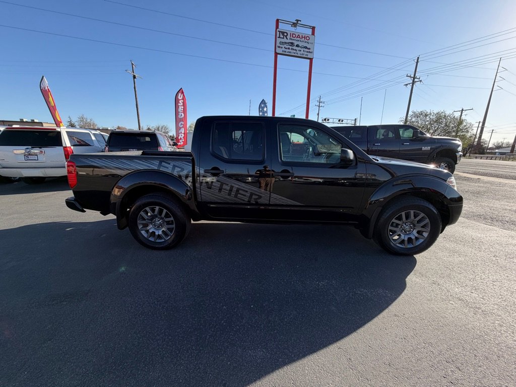 Used 2012 Nissan Frontier SV w/ Sport Appearance Pkg AWD/4WD image 6