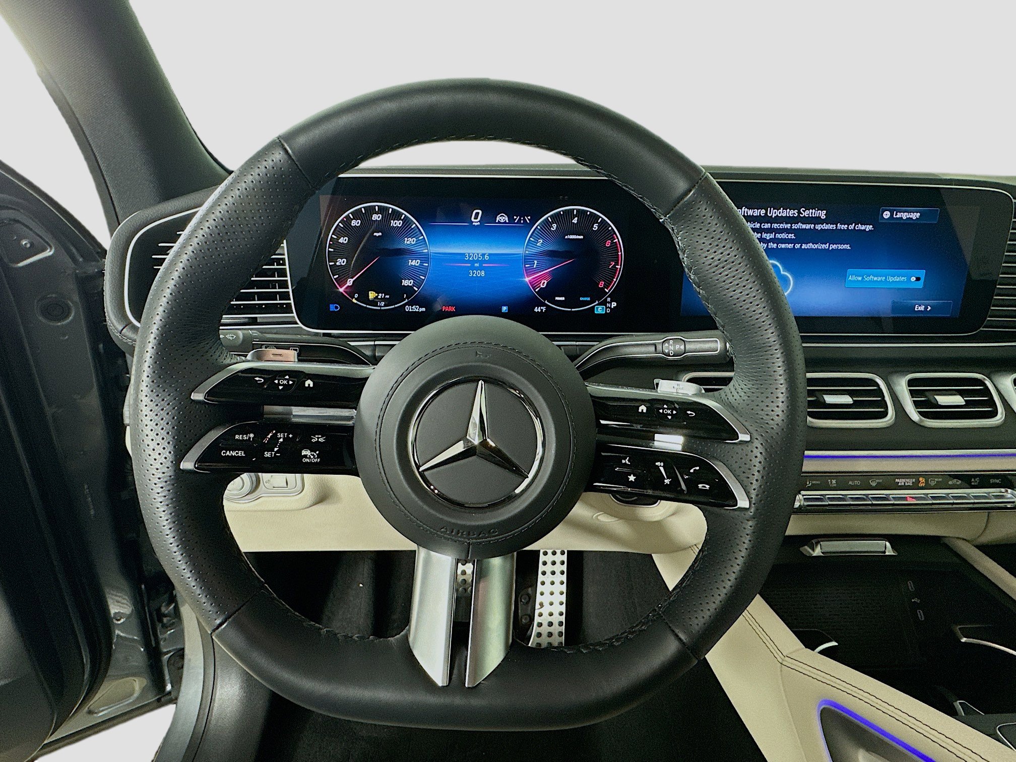 Certified 2025 Mercedes-Benz GLS 450 4MATIC image 11