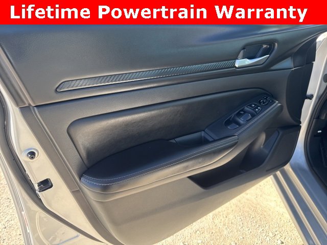 Used 2024 Nissan Altima 2.5 SV image 22