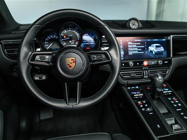 Certified 2025 Porsche Macan image 19