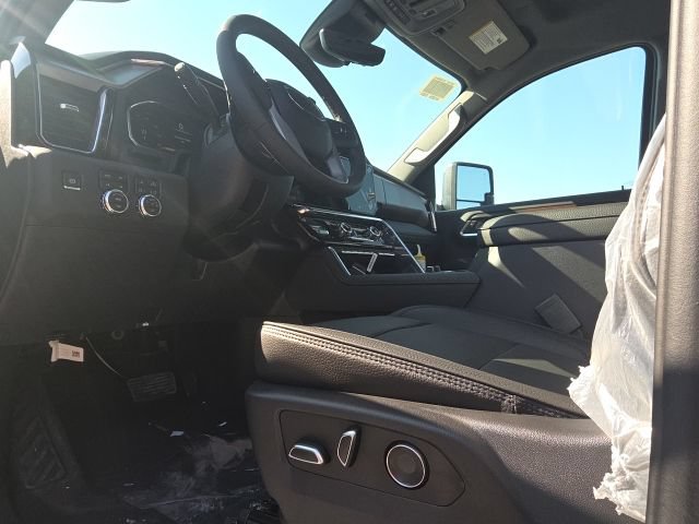 New 2026 GMC Sierra 3500 Denali w/ Technology Package AWD/4WD image 9