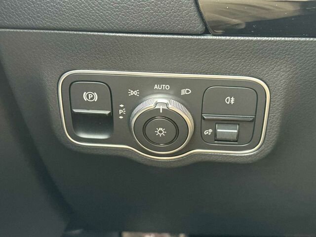 Used 2025 Mercedes-Benz GLA 250 GLA 250 4D Sport Utility 4MATI image 35