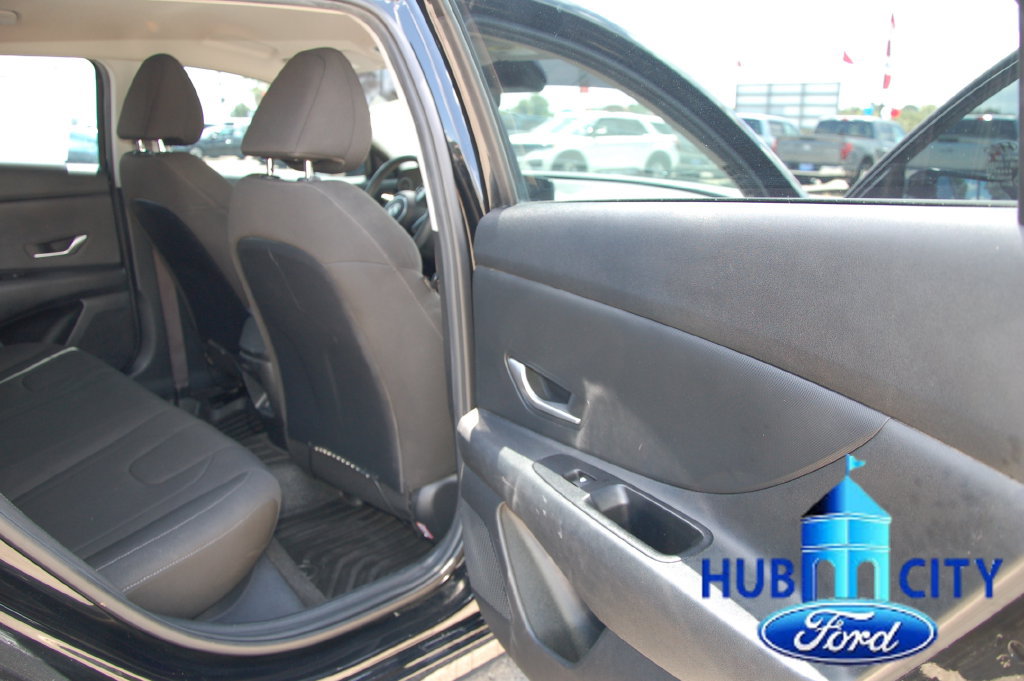 Used 2024 Hyundai Elantra SEL FWD image 15