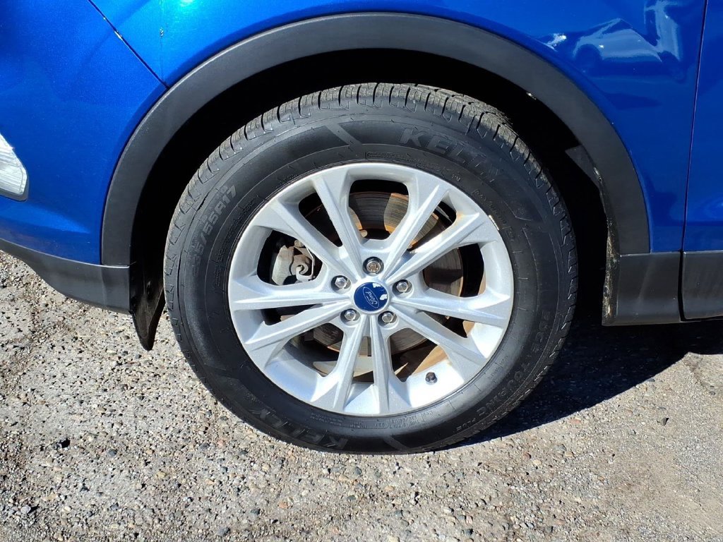 Used 2017 Ford Escape SE w/ Equipment Group 201A FWD image 9
