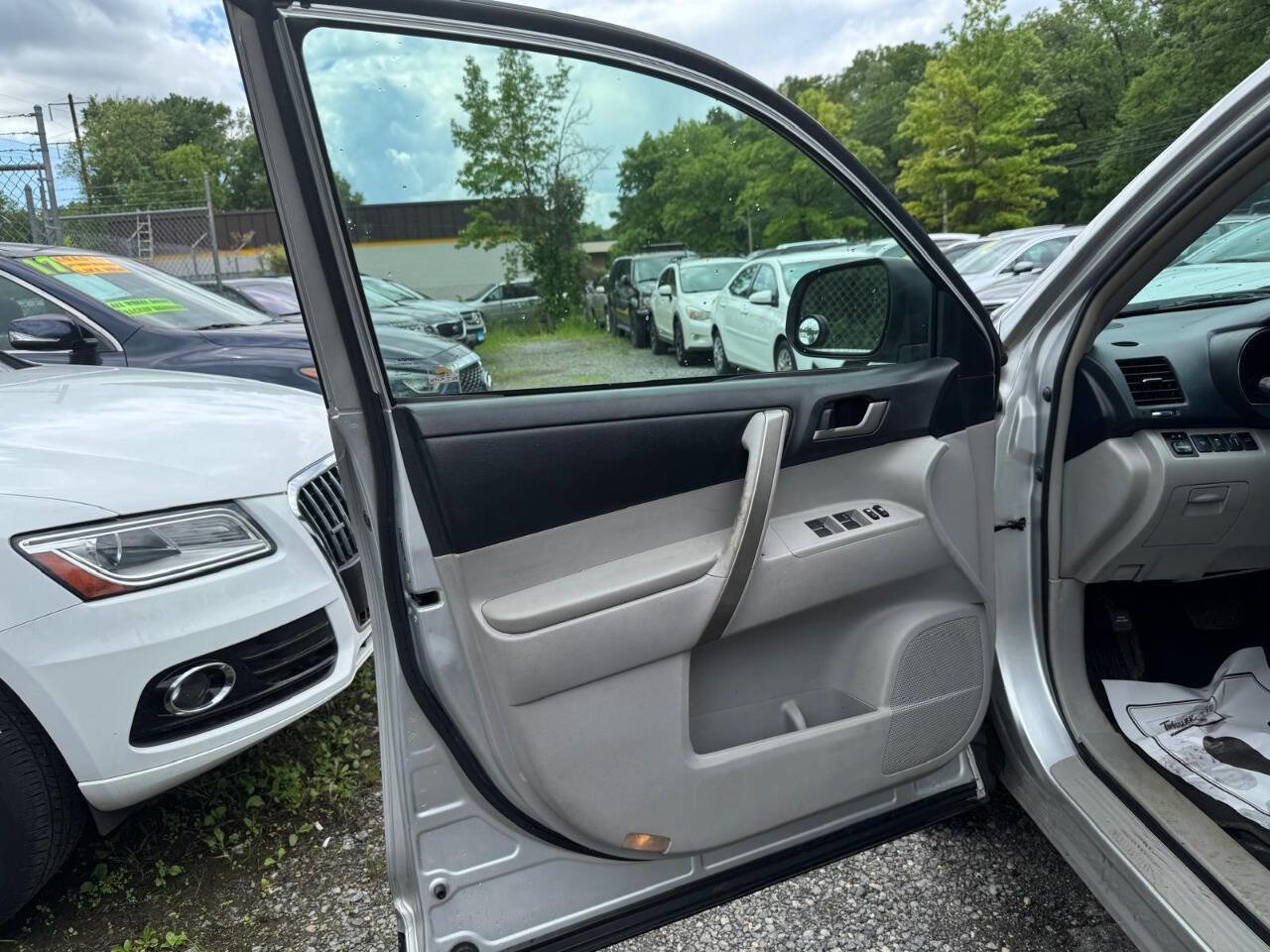 Used 2013 Toyota Highlander SE image 35