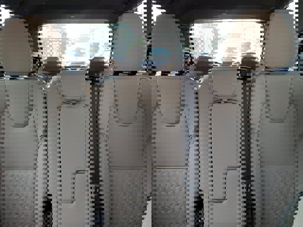 New 2026 Volvo XC90 B6 Plus w/ Protection Package Premier image 19