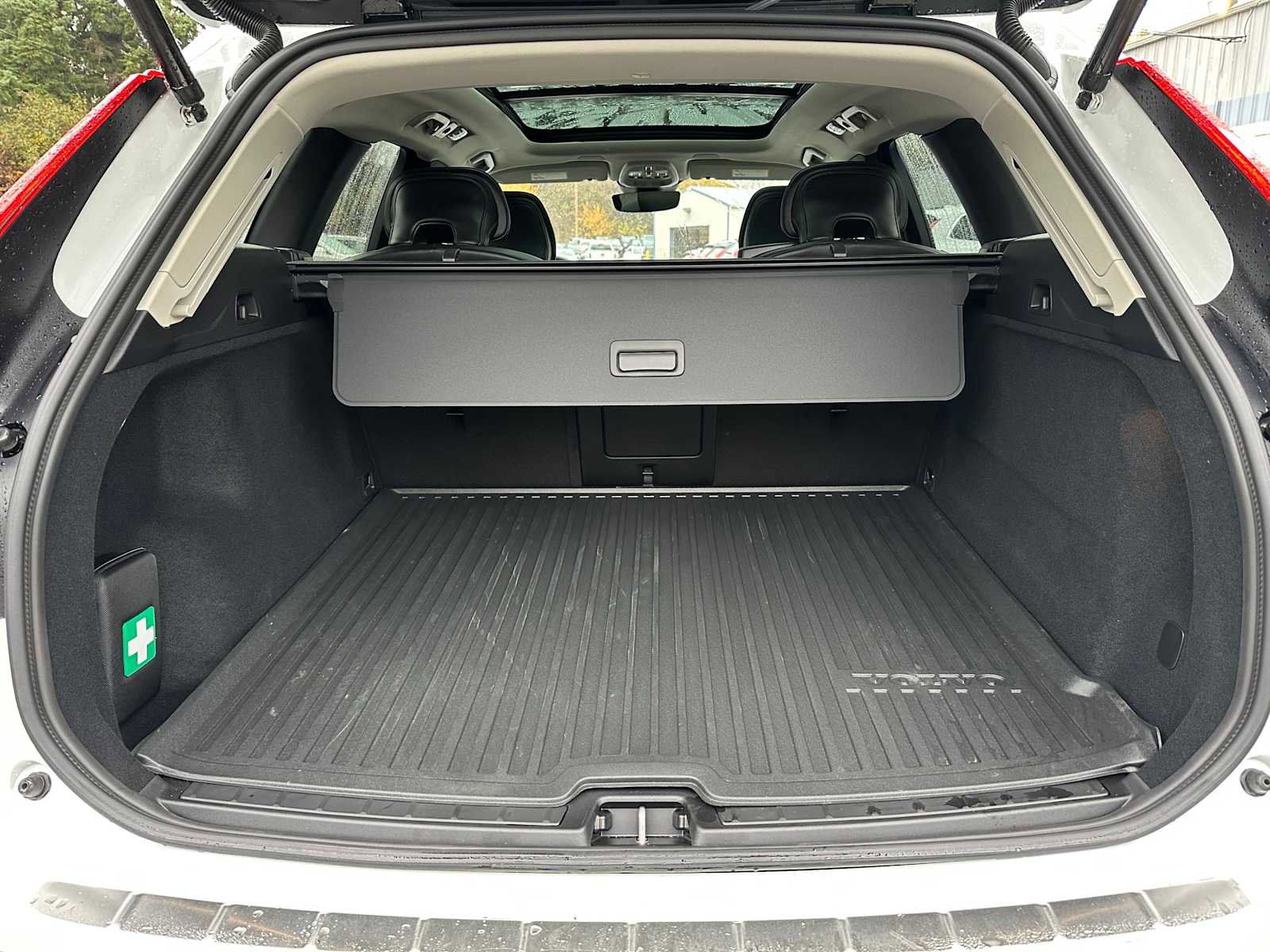 Used 2025 Volvo XC60 B5 Core w/ Protection Package Premier image 14