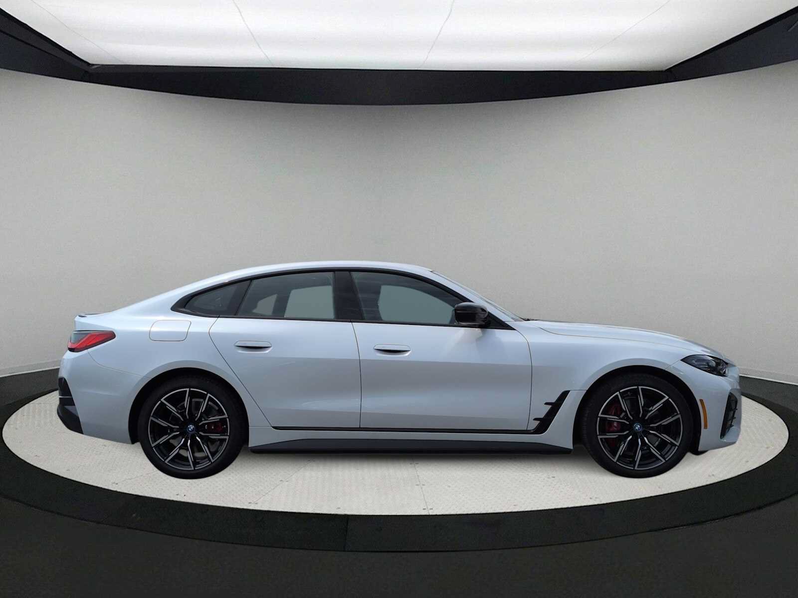 Used 2023 BMW i4 eDrive40 w/ M Sport Package RWD image 9