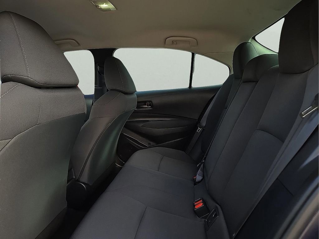 Used 2022 Toyota Corolla LE image 10